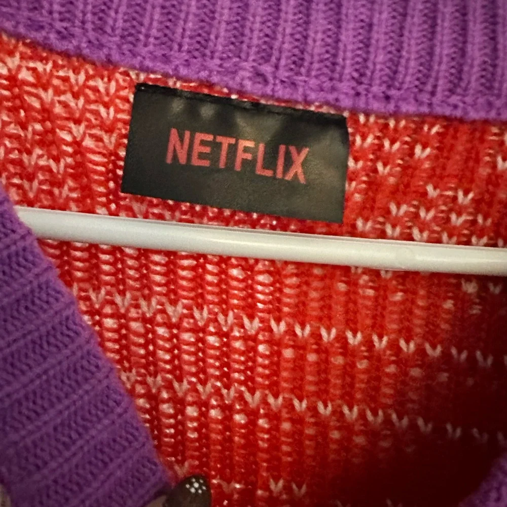 N/A netflix sweater